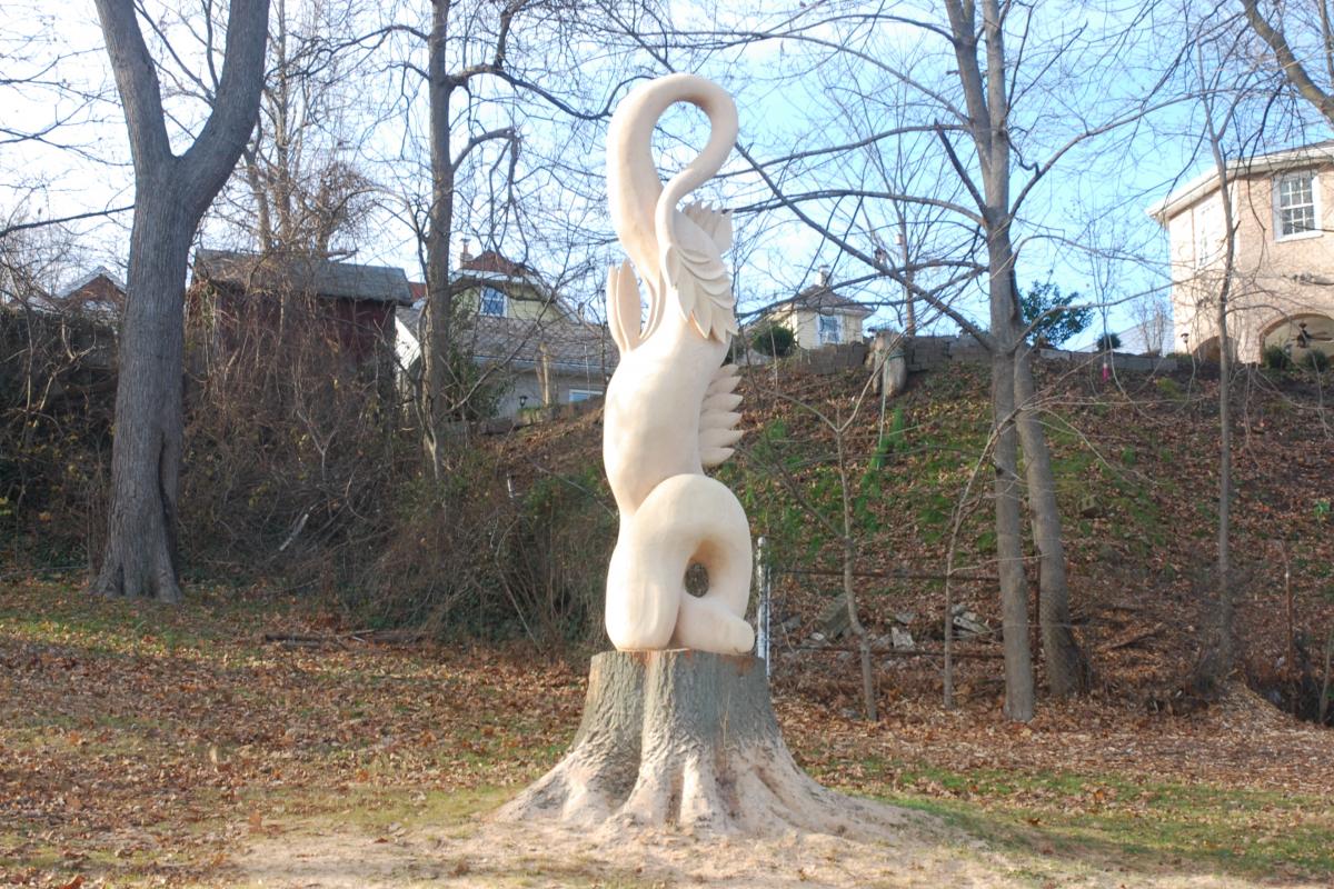 Veterans Park tree sculpture