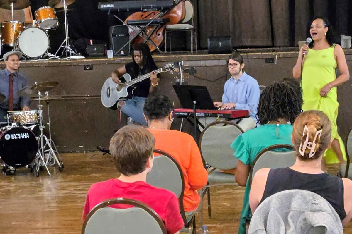 Linda Lehmann and the band